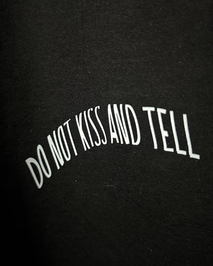 BLACK VENOUMOUS LOVE T-SHIRT